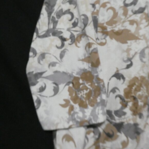 ALFRED DUNNER | large | Floral Long Sleeve Shirt | Beautiful and Unique Neckline - Picture 6 of 16